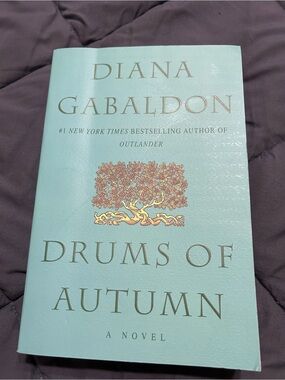 Diana Gabaldon "Drums of Autumn" - Teal Paperback Novel